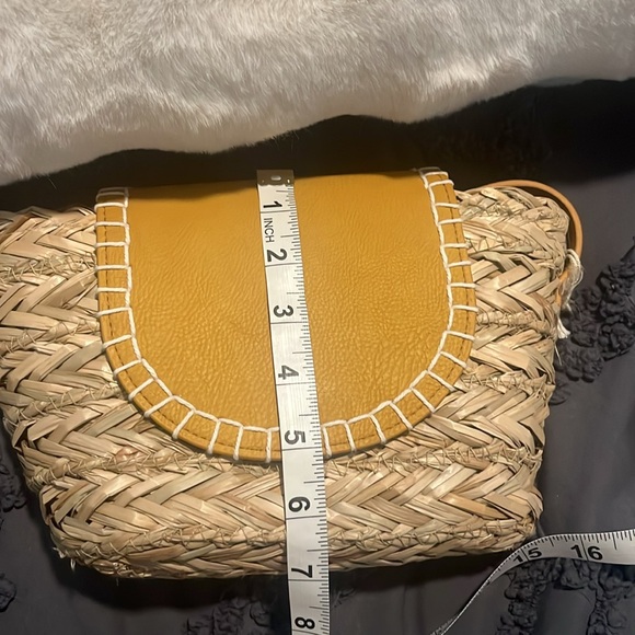 Universal Thread Yellow and Tan Crossbody Bag with straw weave. NWT! - Picture 9 of 9